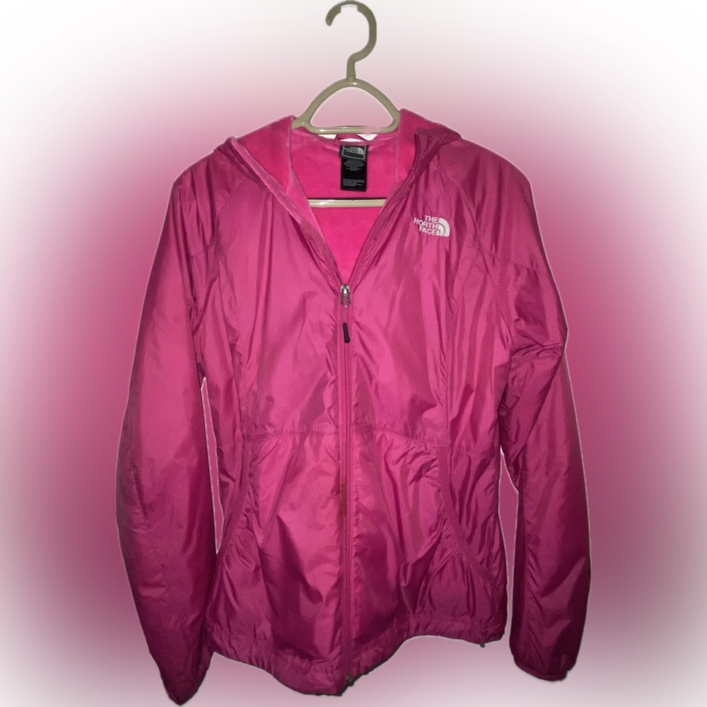 ~Women’s 
~Used but has no flaws and like-new  
~Vintage
~Hot pink
~Fur insides